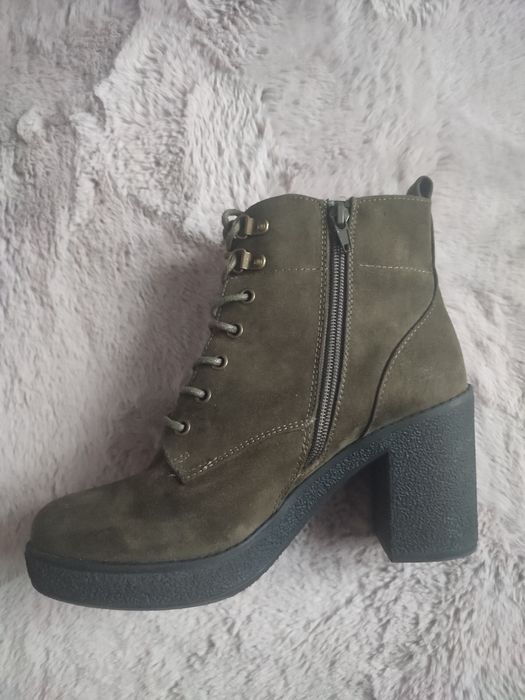 Botki na słupku NEW LOOK