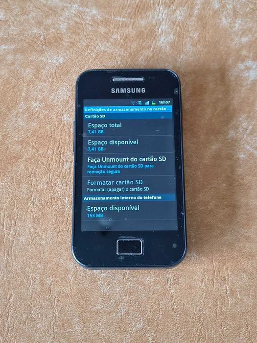 Telemóvel Samsung Galaxy Ace GT-S5830 com acessórios e cartão 8 GB