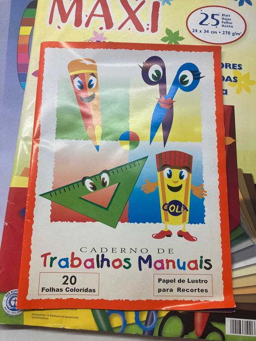 Conjunto de Cartolinas, Papel de Lustro e outros (60+ Folhas)