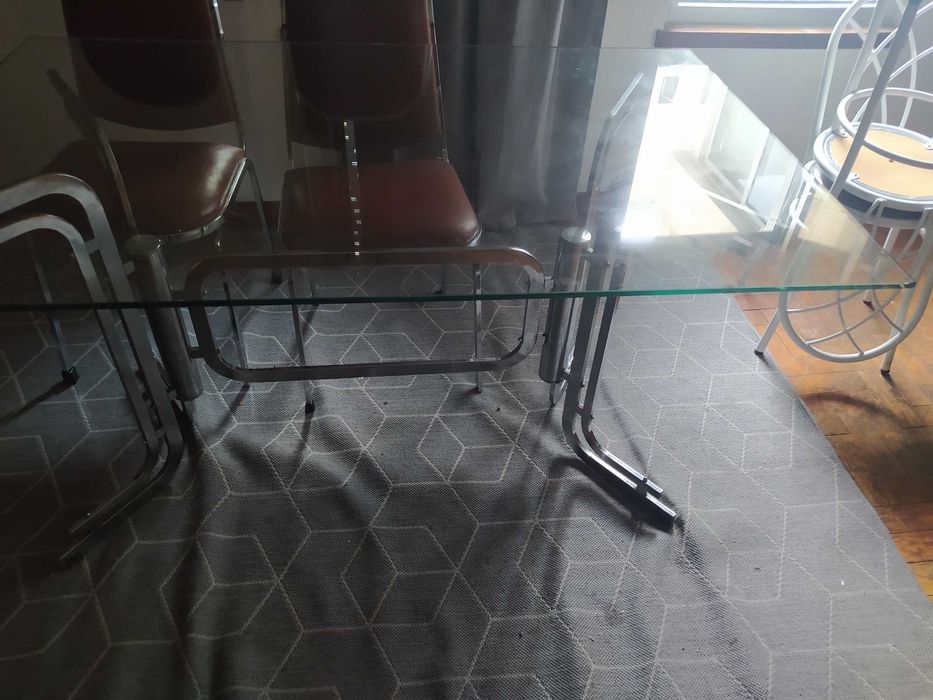 Mesa de jantar em vidro