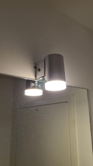 Lampa nad lustro
