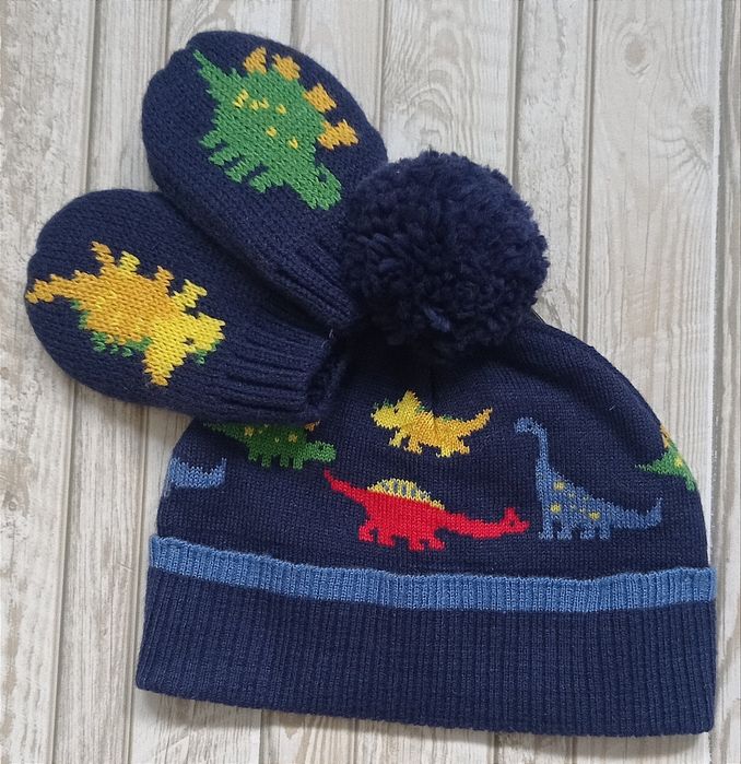 Комплект шапка и варежки