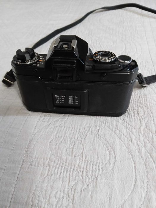 Aparat fotograficzny analogowy YASHICA - stan dobry +  filtry HAMA