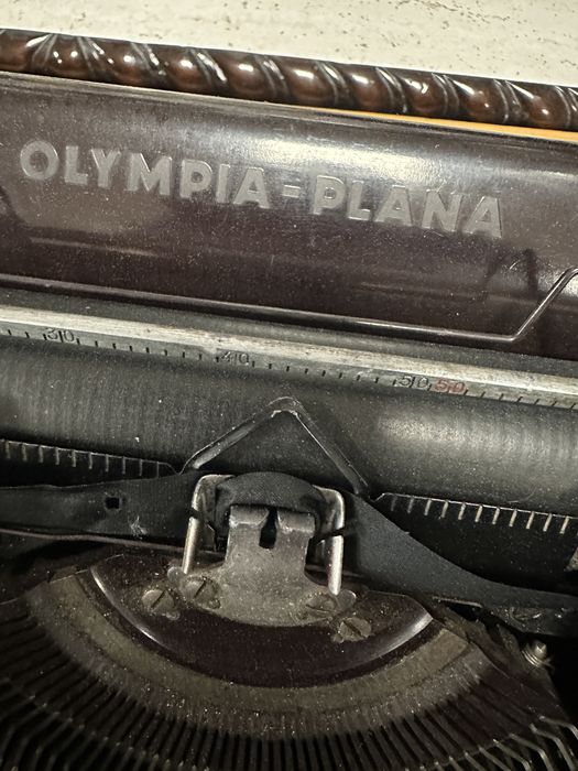Maszyna do pisania Olympia-Plana