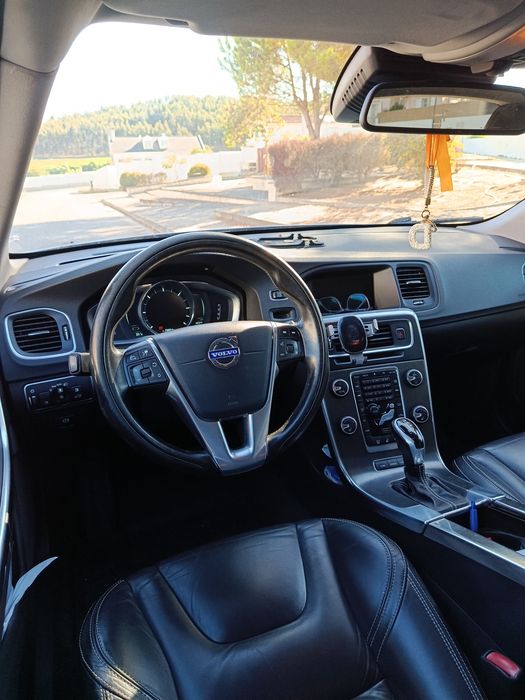 Volvo V60 D6 pluy in híbrido 285cv