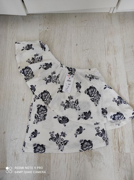 Bluzka z falbaną na jedno ramię hiszpanka  Reserved nowa M w kwiaty