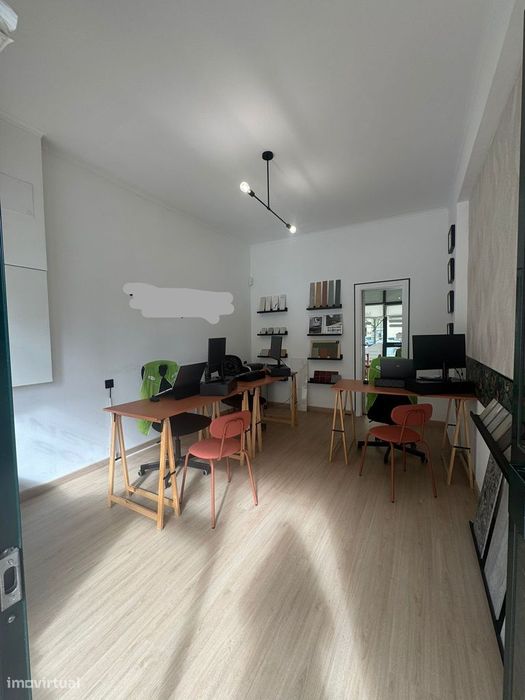 Arrenda-se loja em oeiras
