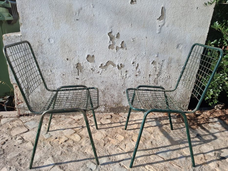 Cadeiras em ferro