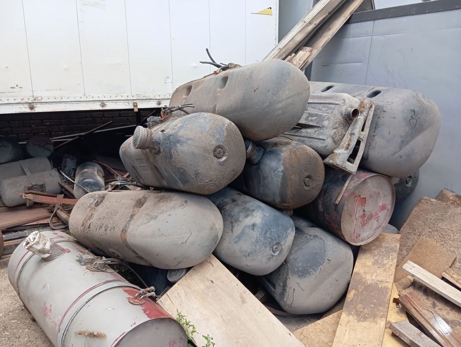 Продам топливные баки Мерседес 809,814.817.1117.1320.1517 Атего