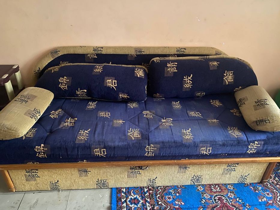 Продам диван таирово