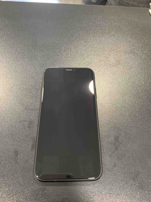 Айфон   Xr  64.