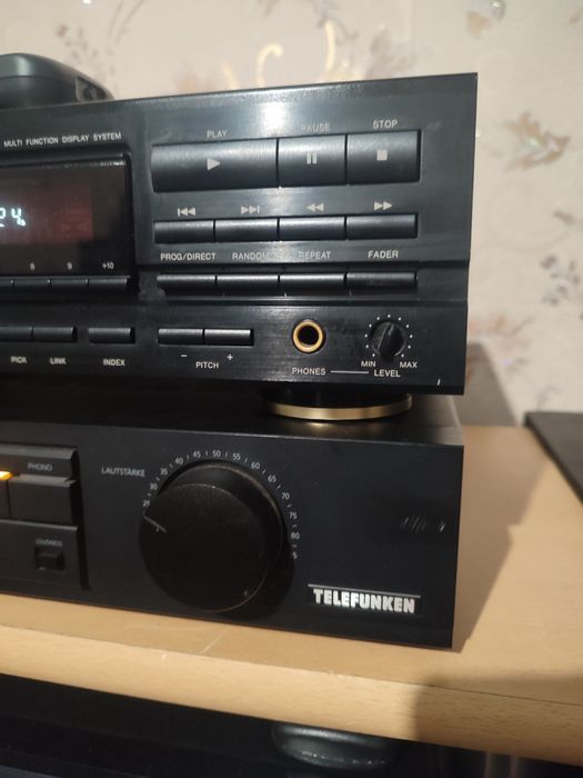 Сиди проигрыватель denon DCD-980.