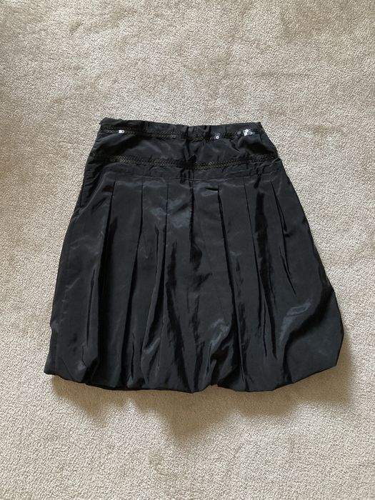 Czarna spódniczka dziewczęca