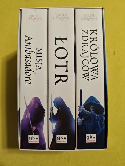 Trylogia Zdrajcy - Trudi Canavan