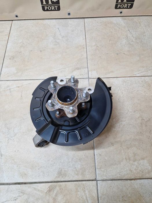 Цапфа задняя правая кулак Nissan Rogue 2021 2022 2023 2024