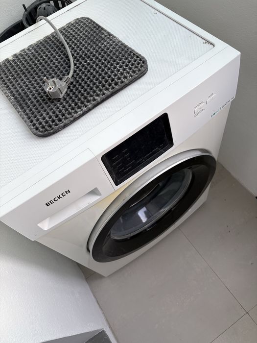 Máquina de Lavar Roupa BECKEN
