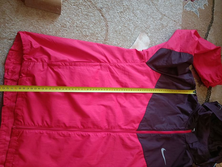 Kurtka Wiatrówka NIKE Windrunner – Crimson & Burgundy Crush