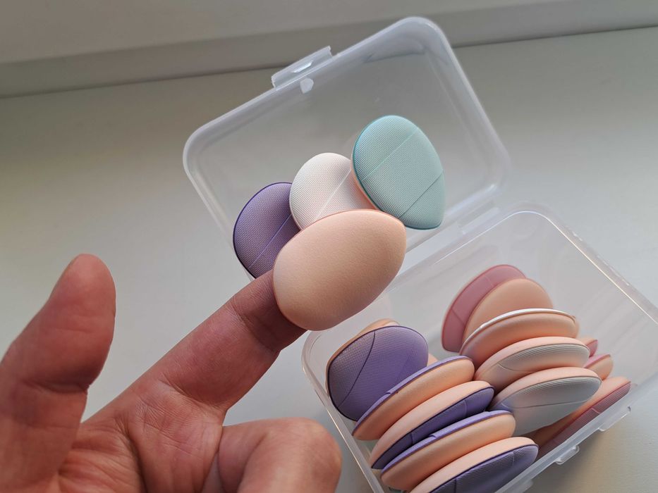 Mini gąbeczki na palec do makijażu