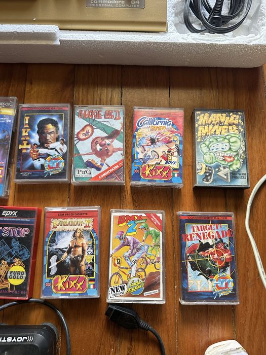 Conjunto Commodore 64