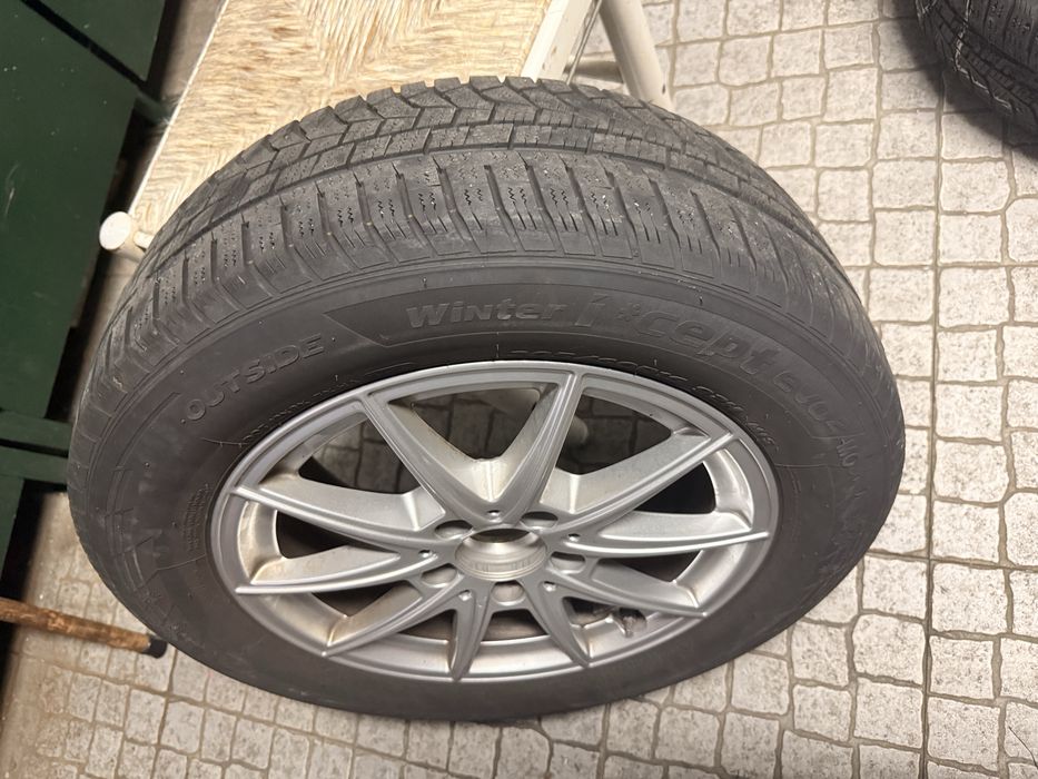 Jantes Originais Mercedes 16” com Pneus Hankook – Excelente Estado