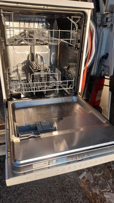 maquina de lavar loiça como nova para desocupar
