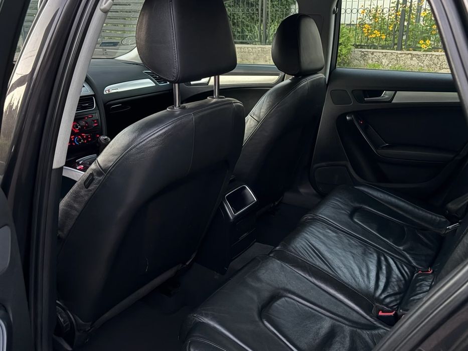 Audi A4 B8 2.0 TDI s line 2008r