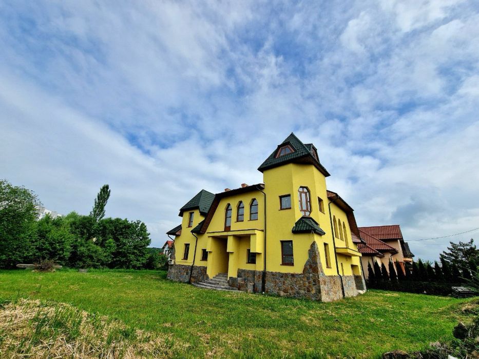 Продається дуже гарний будинок у м. Трускавці