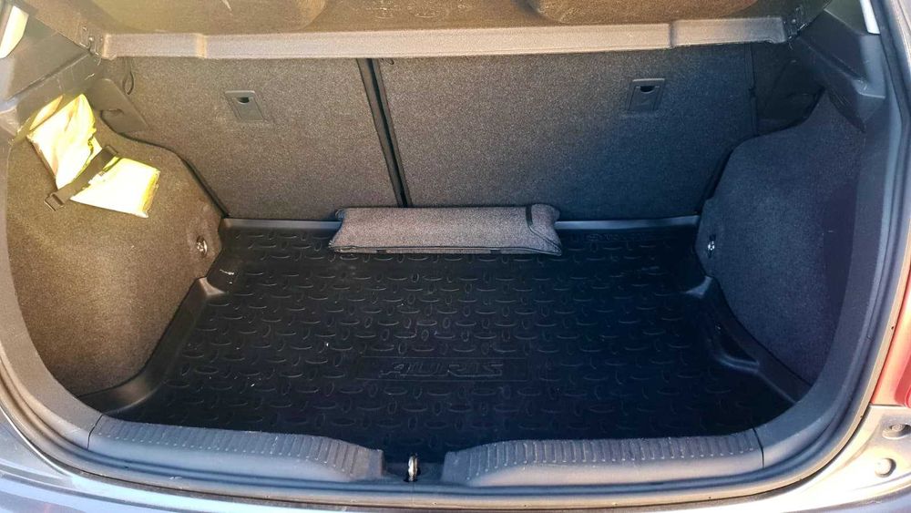 Toyota Auris 1.4 D-4D 2008 – Económico, Fiável e Bem Estimado