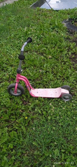 Самокат для дівчинки