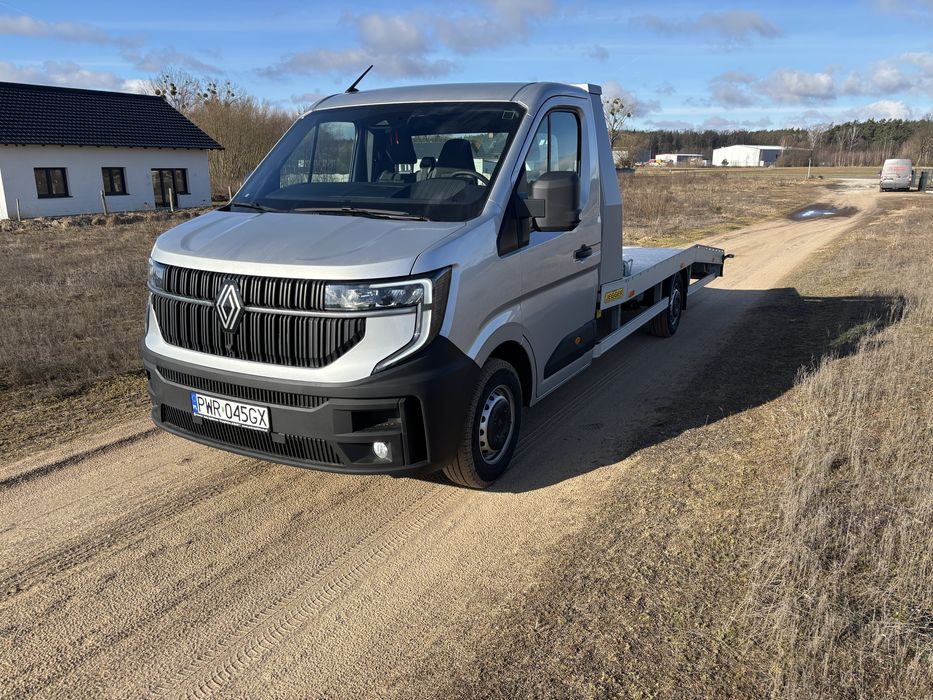 Autolaweta najazd laweta wynajem transport Renault Master