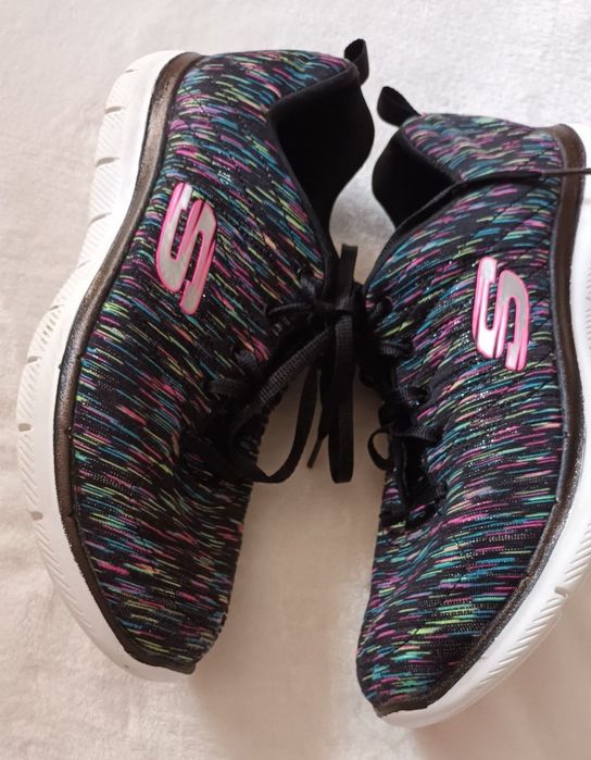 Buty, adidasy,   Skechersy