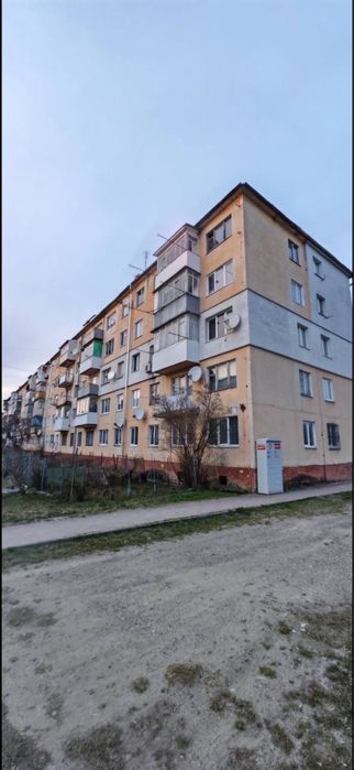 Продаж 4-кімнатної квартири