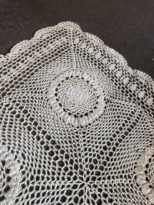 Obrus szydełkowy ręcznie robione do kolekcji