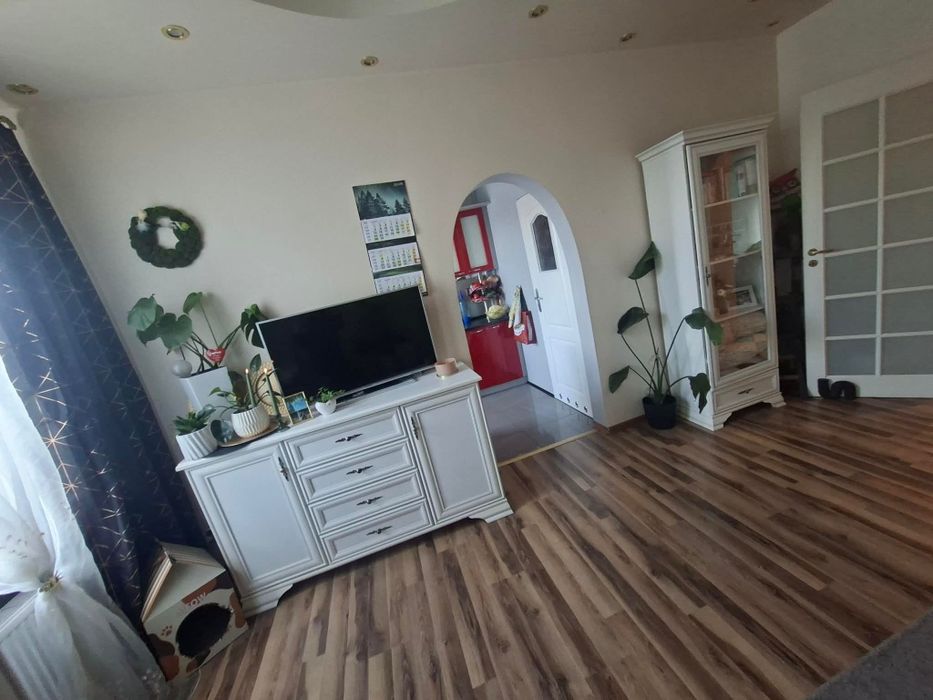 Sprzedam mieszkanie 3 pokojowe  z ogródkiem komórką i garażem