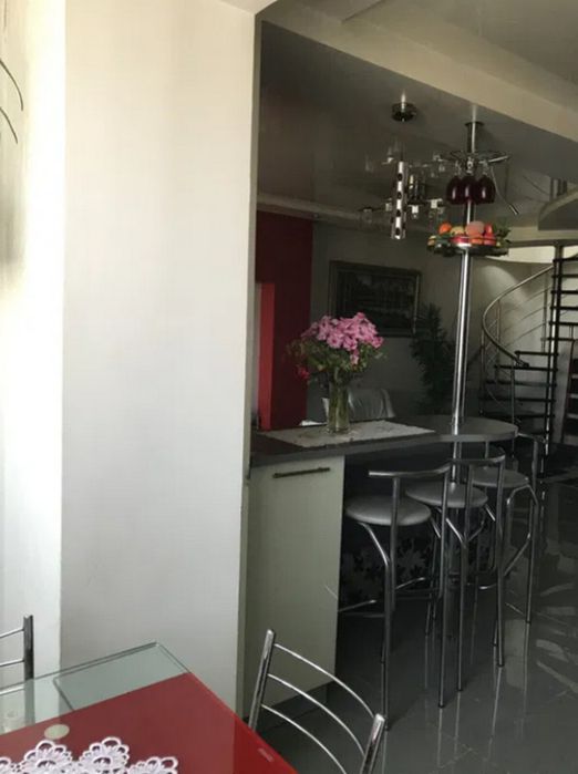Продаж квартири 68 кв.м, вул. Академіка Сахарова
