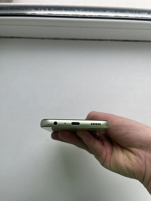 Продам Самсунг а24 на 128 гб