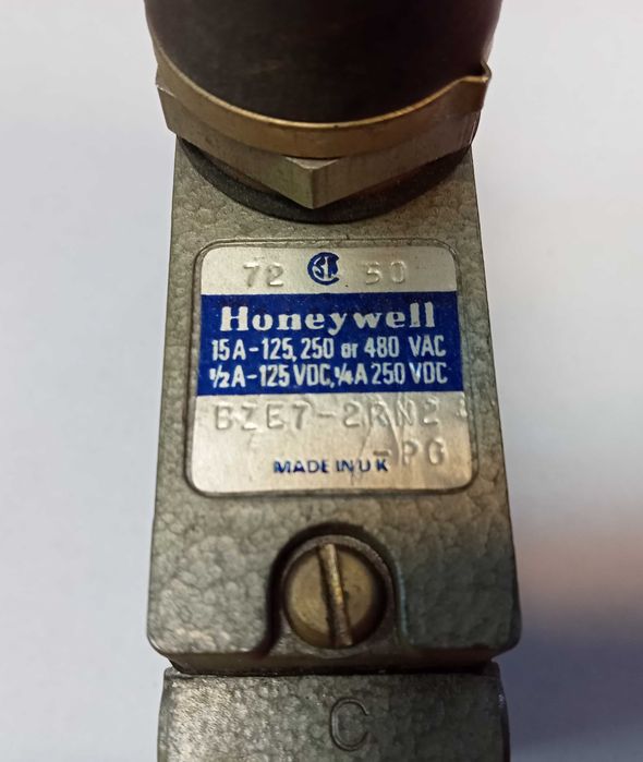 wyłącznik krańcowy Honeywell BZE7