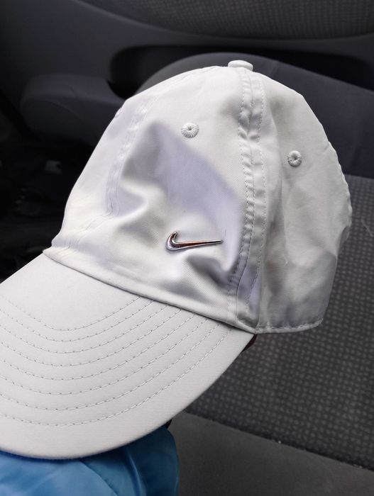 NIKE. Czapka z daszkiem. Damska.