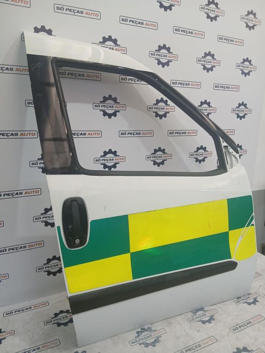 PORTA FRENTE DIREITA BRANCA FIAT DOBLO II VERSAO 263 2010-2018 ANO: 20