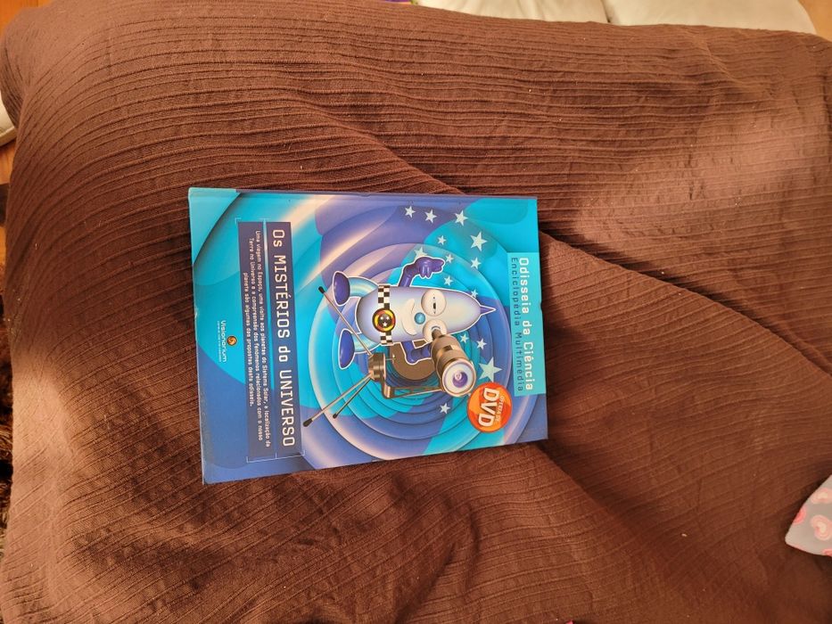 Enciclopédia Multimédia com DVD incluído - Odisseia da Ciência