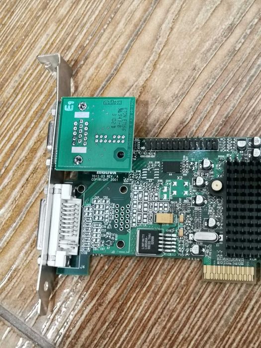 Видеокарта Matrox Millennium G550 G55+MDHA32DB 32mb AGP 4x/8x