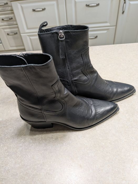 Шкіряні казаки Zara