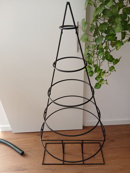 Arvore de natal em ferro preto com 1.27 x 53 cm