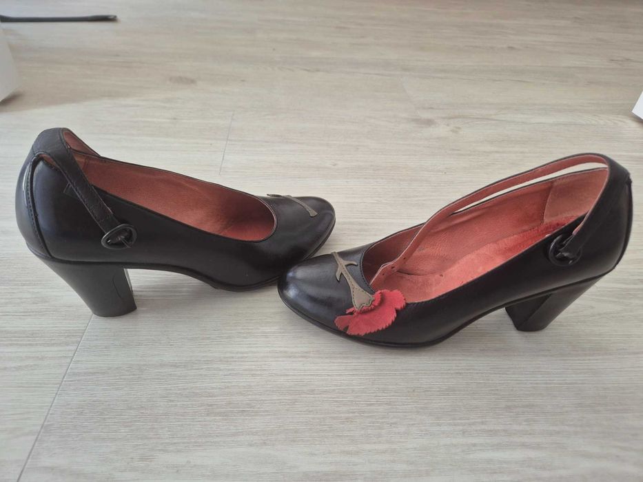 Sapato marca "Camper" elegante e único