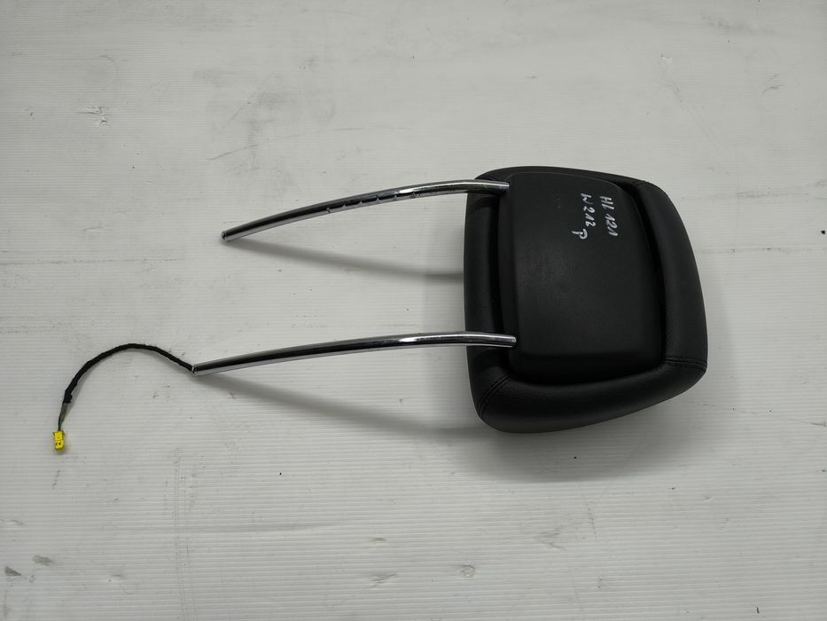 Zagłówek prawy przód e-klasa w212