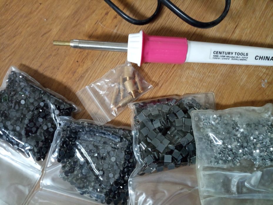 Máquina de aplicar brilhantes