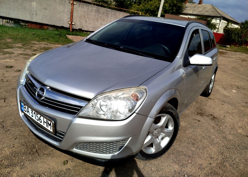 Opel Astra H 2008p 1.6 бензин