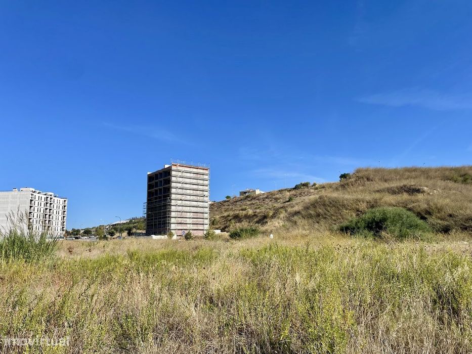 Terreno para Construção de Prédio - Lumiar  - Lisboa