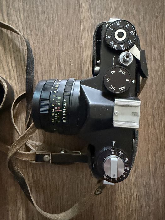 Aparat analogowy ZENIT TTL + kultowy HELIOS-44M 2/58 + skórzane etui