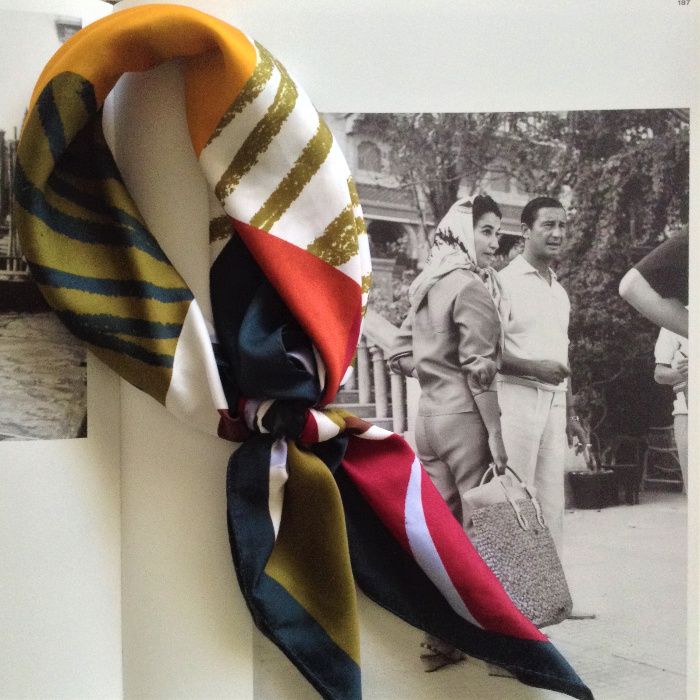 Lenço vintage cetim seda